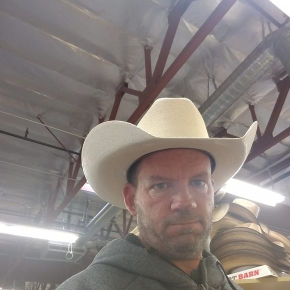 Meet your Posher, Matthew - Picture 1 of 1